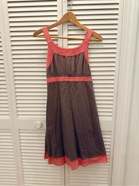 Women's Sleeveless Brown Dress with Coral Trim